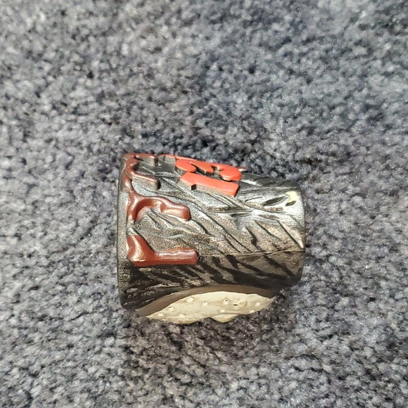 Hot Topic Red and Brown Bar Accessories for Dining - Picture 4 of 16